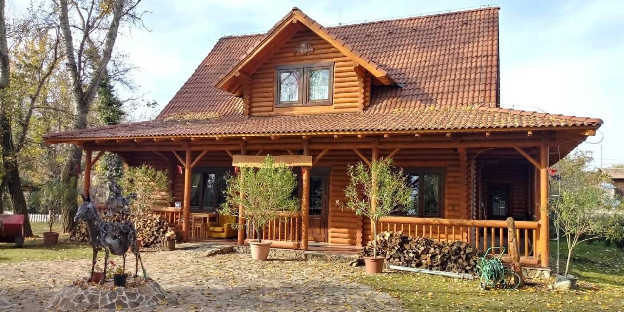 Dom Argyelus - Argyelus Haz - Fesztypark Hotel Martovce Екстериор снимка