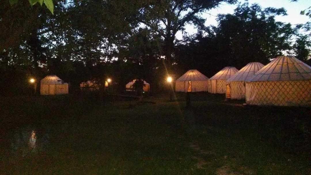 Dom Argyelus - Argyelus Haz - Fesztypark Hotel Martovce Екстериор снимка